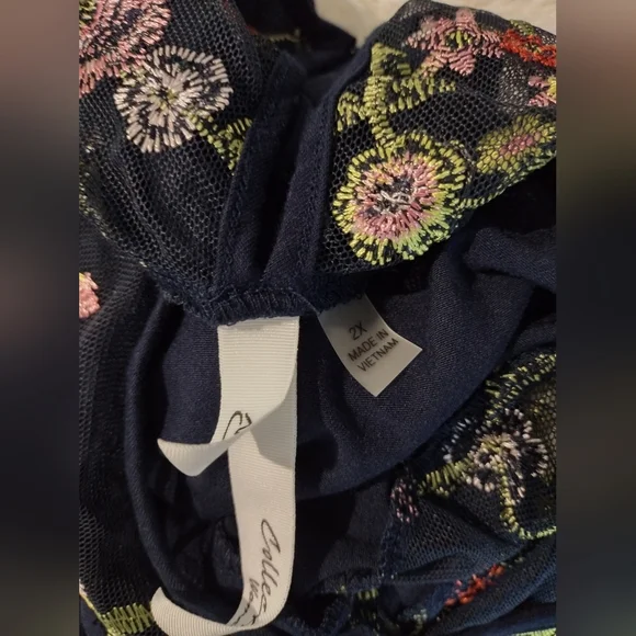 NY Collection Navy Blue Mesh Floral Embroidered Top with 3/4 Ruffle Sleeves 2X - Picture 7 of 9